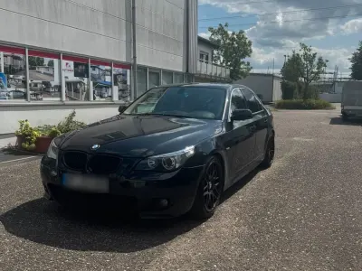 Gebraucht BMW 525 Basis 192 PS (141 kW) 2004 Schwarz Limousine