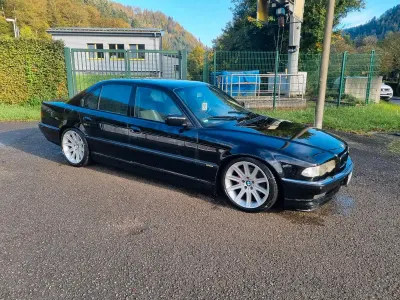 Gebraucht BMW 728 M Sport 193 PS (141 kW) 2001 Schwarz Limousine