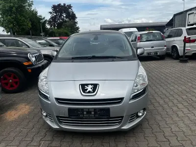 Gebraucht Peugeot 5008 Business-Line 114 PS (83 kW) 2013 Grau Van / Kleinbus