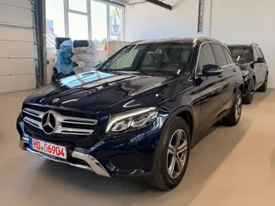 Używany Mercedes GLC250 211 KM (155 kW) 2019 Niebieski SUV
