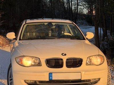 Weiß Gebraucht 2010 BMW 116 Lifestyle Kleinwagen | 5.490 € (Etwas zu teuer)