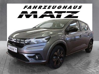 Neu Dacia Sandero Comfort 91 PS (66 kW) 2025 Grau Limousine