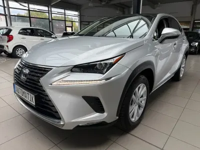 Gebraucht Lexus NX300h E-FOUR 197 PS (144 kW) 2019 Silber SUV