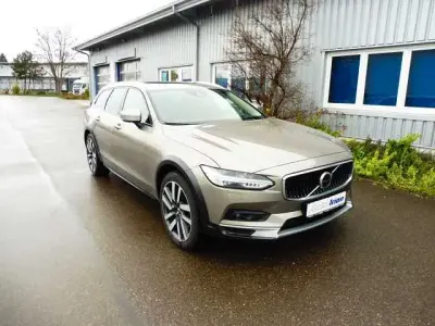 Gebraucht Volvo V90 CC Pro 145 PS (106 kW) 2020 Kombi