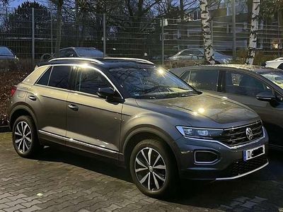 Second-hand VW T-Roc Style 150 CP (110 kW) 2019 Gri SUV