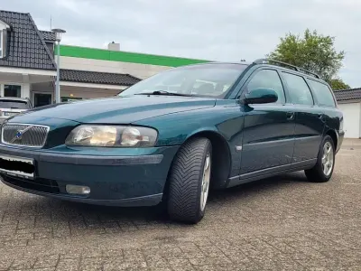 Używany Volvo V70 170 KM (125 kW) 2001 Zielony Kombi