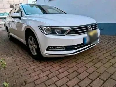 Gebraucht VW Passat 150 PS (110 kW) 2017 Weiß Kombi