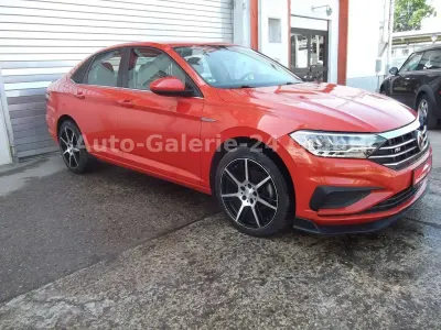 Gebraucht VW Jetta R 150 PS (110 kW) 2019 Orange Limousine