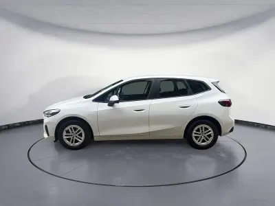 Gebraucht BMW 218 Active Tourer Luxury Line 150 PS (110 kW) 2023 Weiß Van / Kleinbus