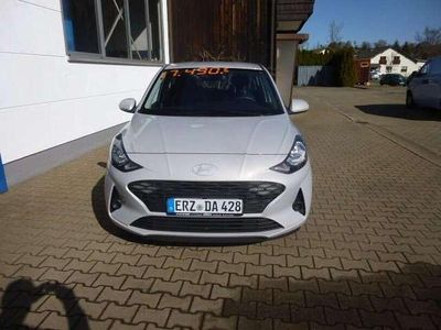 Usata Hyundai i10 Trend 63 CV (46 kW) 2025 Argento Utilitaria
