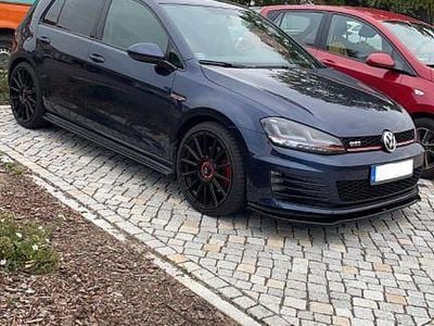 Gebraucht VW Golf VII 220 PS (161 kW) 2016 Blau Limousine