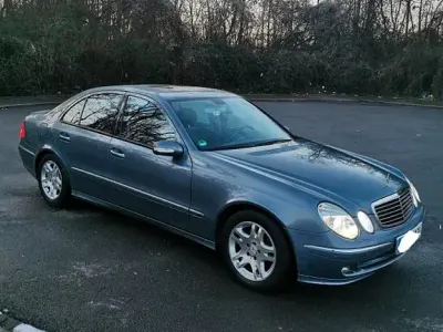 Gebraucht Mercedes E280 Avantgarde 190 PS (139 kW) 2006 Blau Limousine