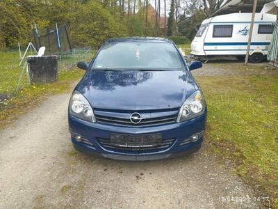 Second-hand Opel Astra 125 CP (91 kW) 2005 Albastru Coupe