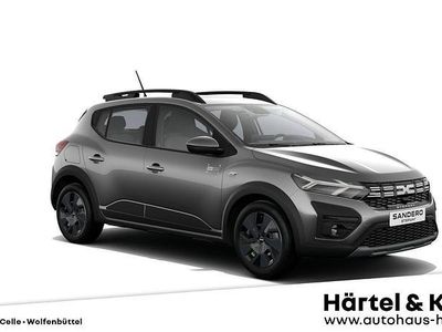 Gebraucht Dacia Sandero Expression 2025 Zedergrün metallic (grün) Kleinwagen