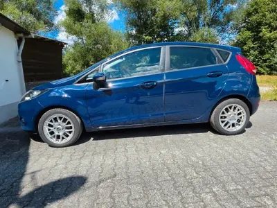 Gebraucht Ford Fiesta Champions Edition 97 PS (71 kW) 2012 Blau Limousine