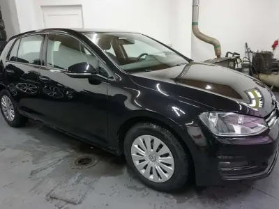 Gebraucht VW Golf VII 105 PS (77 kW) 2014 Deep black perleffekt Kleinwagen