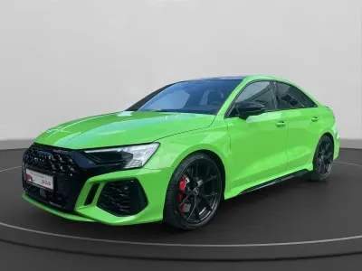 Gebraucht Audi RS3 Sport 400 PS (294 kW) 2023 Kyalamigrün Limousine