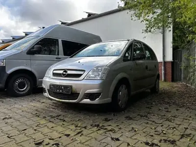 Gebraucht Opel Meriva Selection 90 PS (66 kW) 2009 Silber Van / Kleinbus