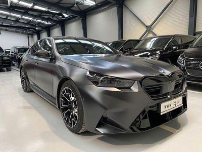 Neu BMW M5 Sport Line 727 PS (534 kW) 2026 Grau Limousine