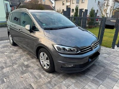 Gebraucht VW Touran Highline 150 PS (110 kW) 2026 Grau Van / Kleinbus
