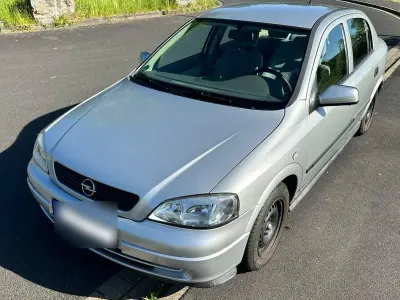 Gebraucht Opel Astra 101 PS (74 kW) 1999 Silber Limousine