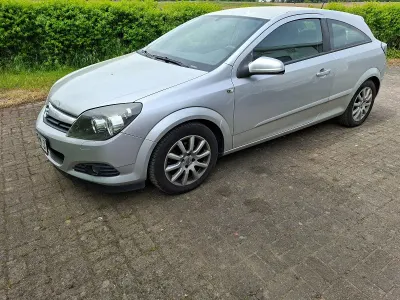 Gebraucht Opel Astra GTC 105 PS (77 kW) 2006 Silber Limousine