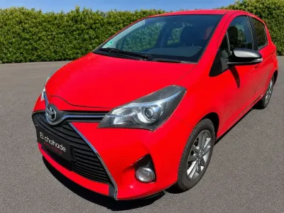 Gebraucht Toyota Yaris Comfort 69 PS (50 kW) 2015 Rot Kleinwagen