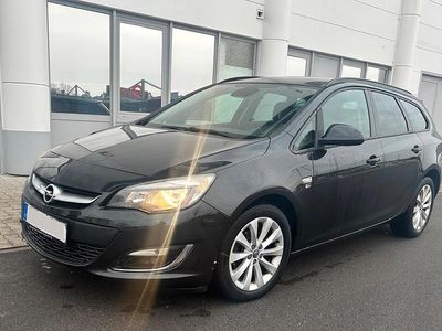 Gebraucht Opel Astra Edition 140 PS (102 kW) 2012 Schwarz Kombi