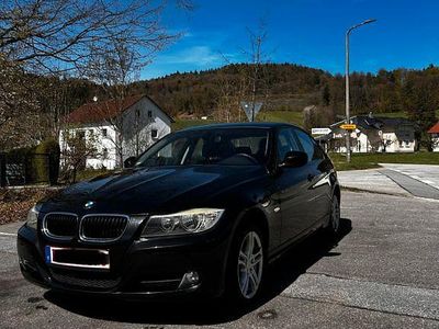 Second-hand BMW 318 143 CP (105 kW) 2009 Negru Berlinǎ