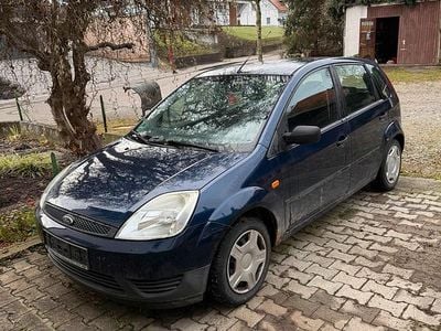 Blau Gebraucht 2004 Ford Fiesta Kleinwagen | 300 € (Superpreis)
