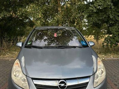 Grau Gebraucht 2006 Opel Corsa Limousine | 2.500 € (Fairer Preis)