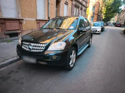 Gebraucht Mercedes ML320 224 PS (164 kW) 2007 Schwarz SUV