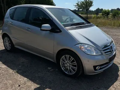 Gebraucht Mercedes A160 95 PS (69 kW) 2011 Silber Kleinwagen