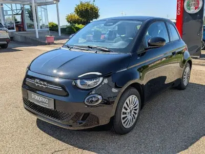 Gebraucht Fiat 500e Action 69 kW (95 PS) 2023 Schwarz Limousine