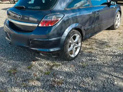 Usata Opel Astra GTC 150 CV (110 kW) 2008 Blu Coupé