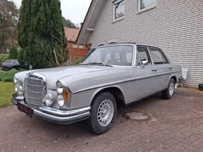 Brugt Mercedes 300 200 HK (147 kW) 1977 Grå Sedan
