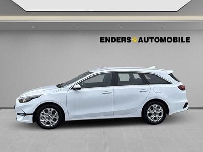 Neu Kia Ceed Sportswagon 101 PS (74 kW) 2025 Wd) cararraweiss (weiss Kombi
