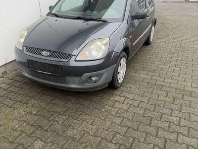 Blau Gebraucht 2006 Ford Fiesta Limousine | 1.500 € (Fairer Preis)