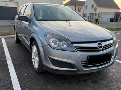 Gebraucht Opel Astra 140 PS (102 kW) 2010 Kombi