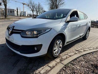Gebraucht Renault Mégane III Authentique 116 PS (85 kW) 2016 Weiß Limousine