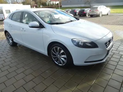 Usata Volvo V40 Momentum 150 CV (110 kW) 2019 Bianco Station wagon