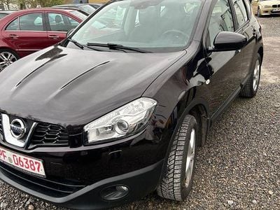 Gebraucht Nissan Qashqai 360º 141 PS (103 kW) 2013 Violett SUV