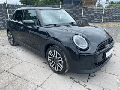 Gebraucht Mini Cooper 114 kW (156 PS) 2025 Schwarz Kleinwagen