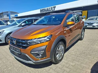 Usata Dacia Sandero Expression 91 CV (66 kW) 2021 Arancione Utilitaria