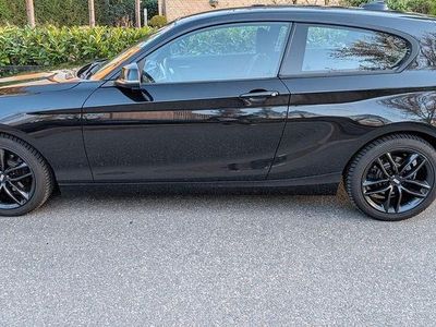 Gebraucht BMW 114 102 PS (75 kW) 2014 Schwarz Kleinwagen