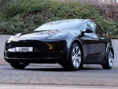 Schwarz uni Gebraucht 2024 Tesla Model Y SUV | 44.980 € (Teuer)