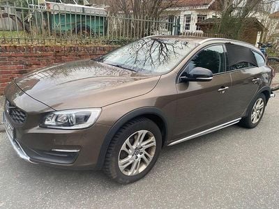 Gebraucht Volvo V60 CC 150 PS (110 kW) 2016 Braun Kombi