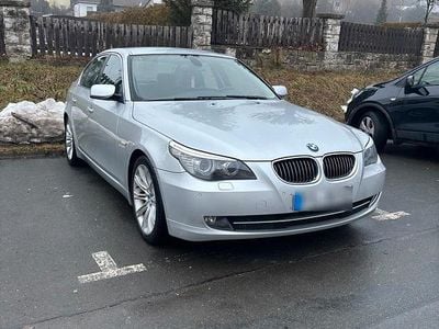 Gebraucht BMW 523 190 PS (139 kW) 2007 Silber Limousine