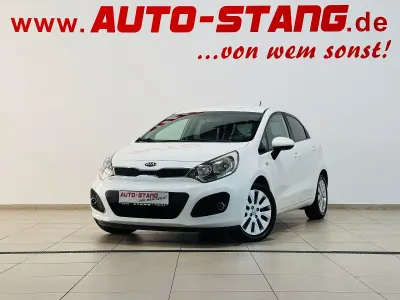 Gebraucht Kia Rio FIFA World Cup Edition 75 PS (55 kW) 2014 Weiß Limousine