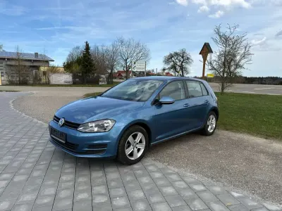 Gebraucht VW Golf VII Comfortline 86 PS (63 kW) 2014 Pacific blue metallic Kleinwagen